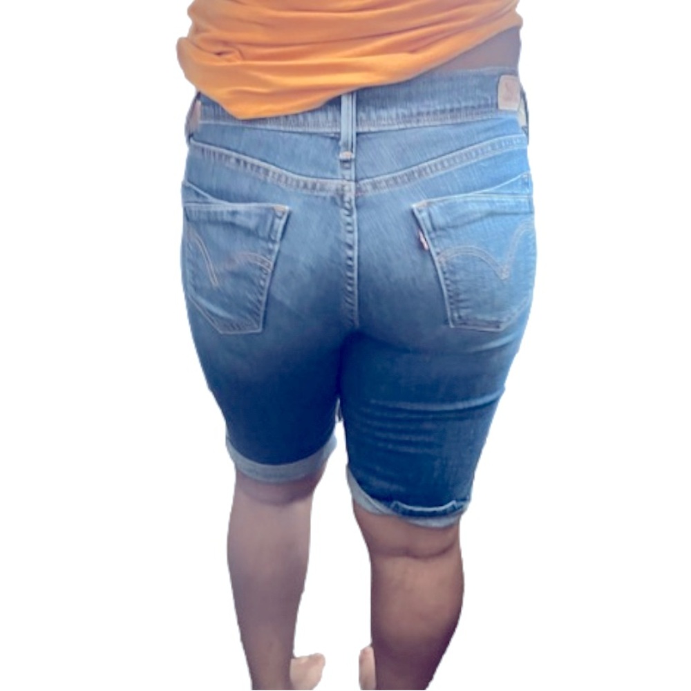 Levi’s shorts